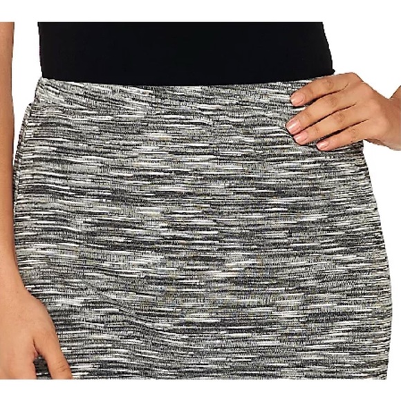 Joan Rivers Heathered Space-Dyed Knit Pull-On Slim Skirt, 2X Black/White A262487 - Picture 3 of 9